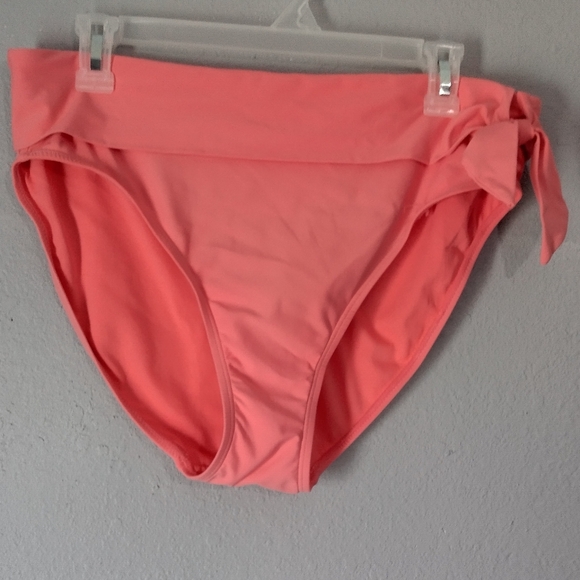 Bikini Top & Bottom - Picture 2 of 5